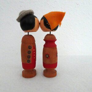 Kokeshi Dolls Kissing Couple Vintage Set of 2 Japanese 5.5" Handmade Magnetic